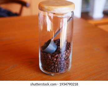 ガラス瓶に入ったコーヒー豆