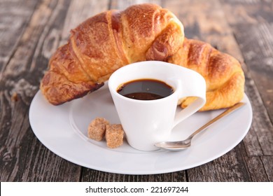 Cafe Croissant Images Photos Et Images Vectorielles De Stock Shutterstock