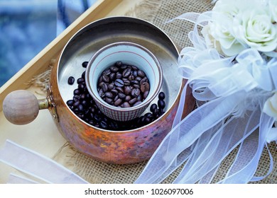 
Coffee roasting is a process of heating raw coffee beans. The original substance in the coffee beans to change into a substance that gives the smell and taste.