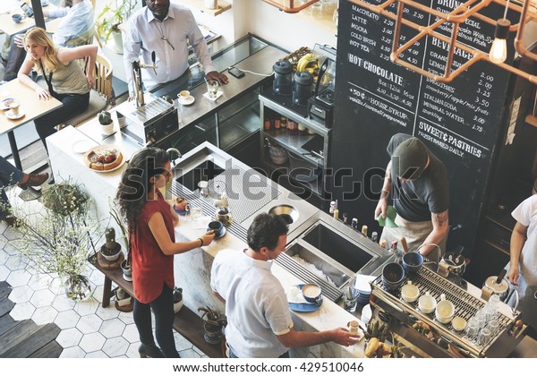 喫茶店バーカウンターカフェレストランリラクゼーションコンセプト の写真素材 今すぐ編集