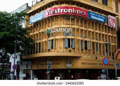 The Coffee Shop, Ciao.
Taken At Ho Chi Minh City, Viet Nam.
Taken In July 06, 2019 