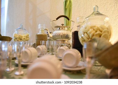 Coffee table with cups
