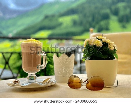 Coffeetable with sunglasses on table