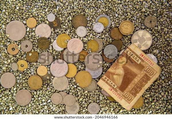 The
coins and banknotes of old Spanish currency
Peseta