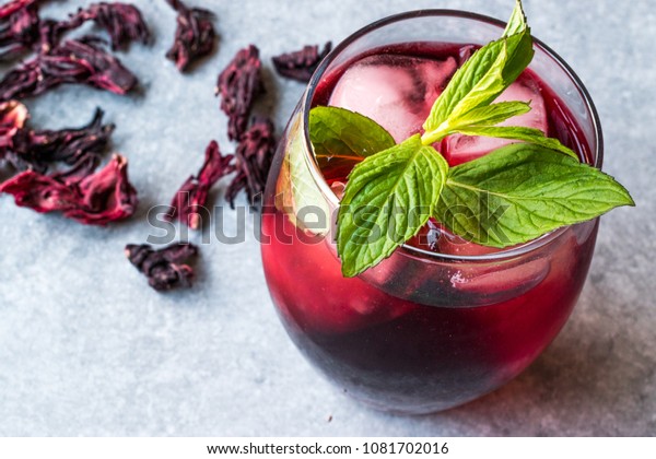 Cold Brew
Hibiscus Tea with ice and Mint
Leaves.