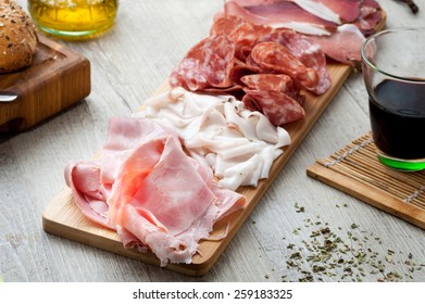 cold cuts with bread