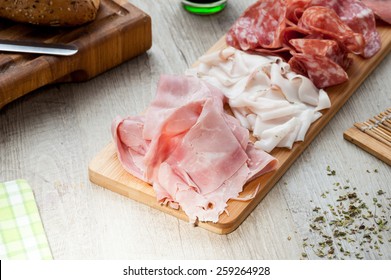 Cold Cuts With Bread