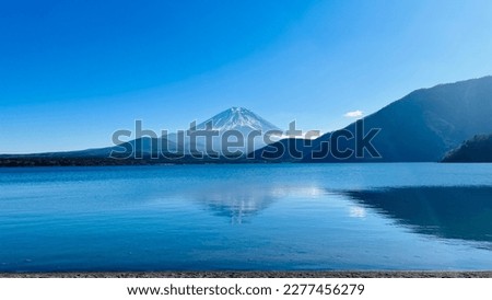 Collaboration between blue sky and Mt. Fuji at Lake Motosu
