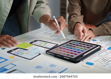 Collaborative UX Design Process with Digital Tools and Prototypes