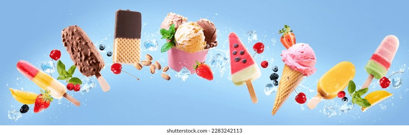 Colección de varios deliciosos helados. Hielo de solla, conos con diferentes recubrimientos, fruta, chocolate y helado de vainilla sobre fondo azul del cielo