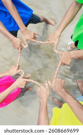 Collective Collaboration: A Circular Composition of Hands United in Coordination