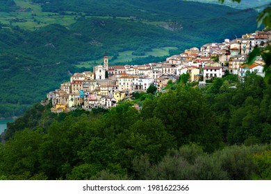 Colledimezzo, a medieval village in Abruzzo, Italy. Province of Chieti.