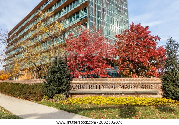 COLLEGE PARK, MD, USA - NOVEMBER 20: Entrance\
Sign on November 20, 2021 at the University of Maryland in College\
Park, Maryland.