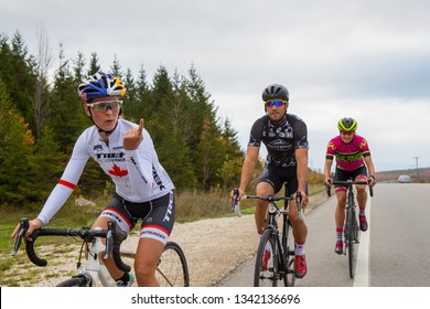 Collingwood, Ontario, Canada - October 18, 2016: Red Bull Ahlete and Olympic Mountain Biker Emily Batty training with friends on her road bike on the hills around Collingwood. - Stock Image