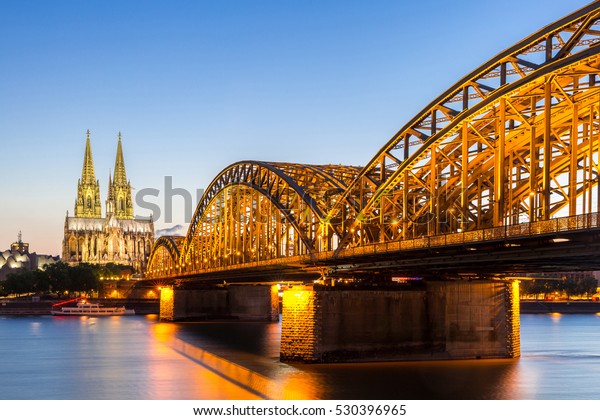 Catedral De Colonia Y Puente Hohenzollern Foto De Stock Editar Ahora