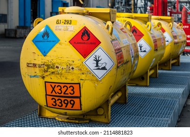 Cologne, Germany - 03-10-20218: A Hazmat Container Transport Vessel For A Liquid, Water-reactive, Flammable Organometallic Substance, Defined By The UN Number 3399