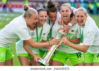 COLOGNE, GERMANY - MAY 28, 2022: Players Of Wolfsburg Celebrating Win In DFB Pokal Finale Der Frauen 2022