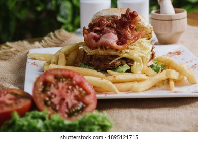 
Colombian Artisan Burger. A Unique Recipe.