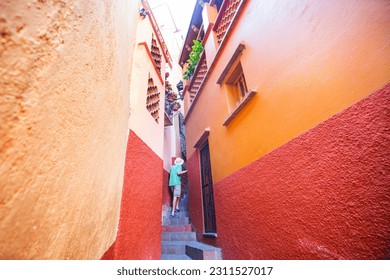 Colonial historical city Guanajuato, famous Alley of the Kiss (Callejon del Beso), Mexico
