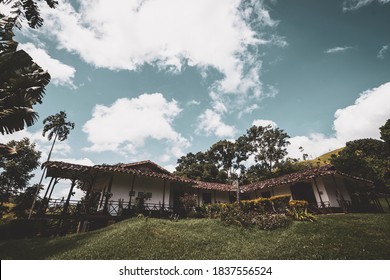 123 Abandoned farm house in colombia Stock Photos, Images & Photography ...