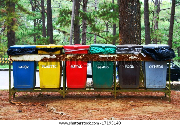 trash bin color