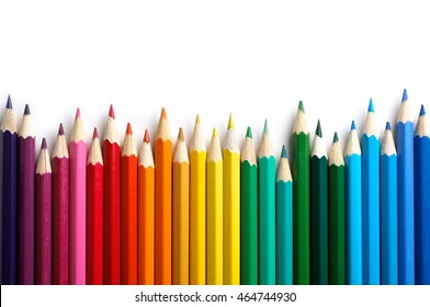 Premium Photo  A rainbow colored pencil is arranged in a circle.