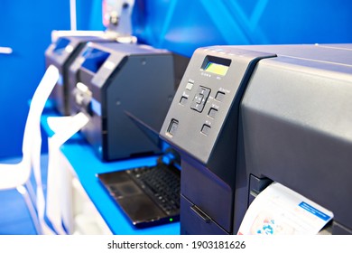 Color printers for printing labels on exhibition