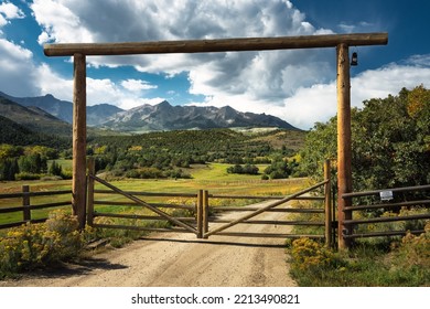 Colorado Ranch During The The Fall Season