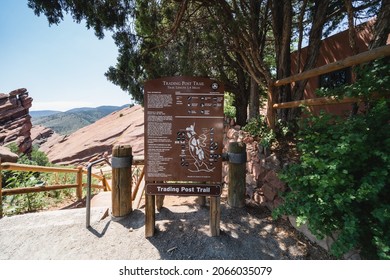 Colorado, USA - July 30, 2021: Trading Post Trailhead Sign At The Red Rocks Park And Amphitheater In Morrison Colorado