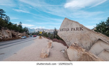 Colorado, USA - November 04 2016: Viewpoint Stop Along The Road Towards Estes Park With The Rocky Mountain In The Background