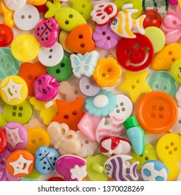 Colored buttons background  	