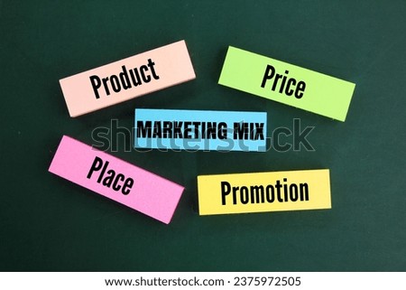 colored paper with marketing mix ie product, price, place, and promotion. marketing methods or what is necessary in marketing. PPPP process  Imagine de stoc © 