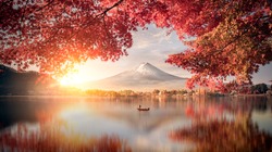 Bunte Herbstsaison Und Berg Fuji Mit Morgenneg Und Roten Blättern Am Kawaguchiko See Ist Einer Der Besten Orte In Japan