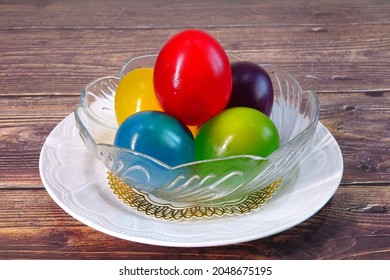 Colorful Bouncy Eggs. Funny Experiment For Kids, The Egg Becomes Bouncy As A Result Of A Chemical Reaction Between The Eggshell And The Vinegar. Science Classroom