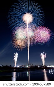 花火 夏 の写真素材 画像 写真 Shutterstock