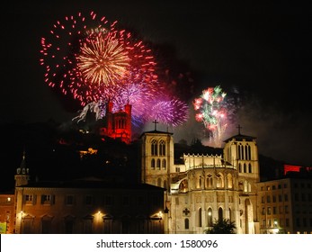 Feu D Artifice 14 Juillet Stock Photos Images Photography Shutterstock