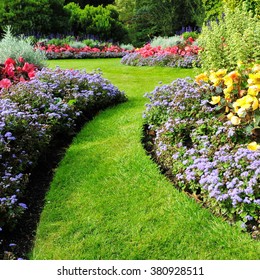 633,166 House garden flower Images, Stock Photos & Vectors | Shutterstock