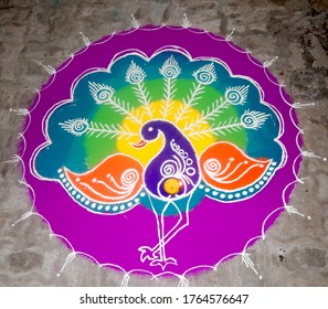 Peacock Rangoli Fotos Imagenes Y Otros Productos Fotograficos De Stock Shutterstock