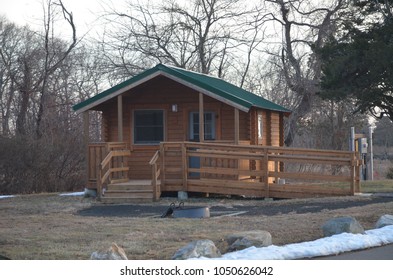 Small Log Cabin Images Stock Photos Vectors Shutterstock