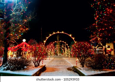 Imagenes Fotos De Stock Y Vectores Sobre Snow Christmas Lights