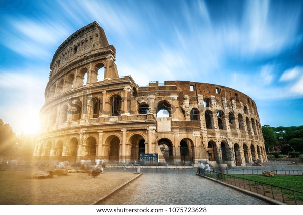 Kolosseum In Rom, Italien - Lange Aufnahme. Das Römische Kolosseum 