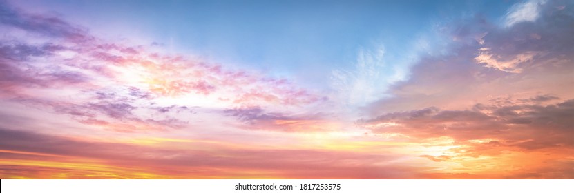 Himmel und Wolken - Sonnenuntergang