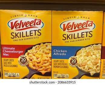 Columbia County, Ga USA - 12 01 21: Velveeta Skillets Dinner Box On A Store Shelf