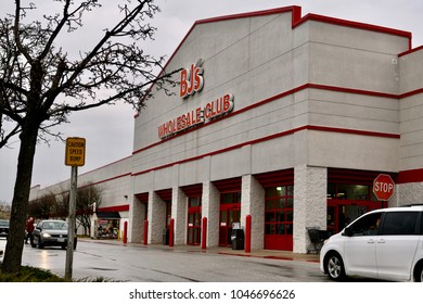 COLUMBIA, MD, USA - MARCH 15, 2018: BJ'S Wholesale Club Storefront.