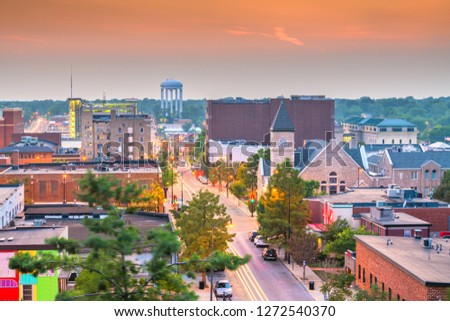 Columbia, Missouri, USA downtown city skyline at twilight. 