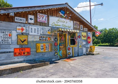 Columbia, TN, USA- September 2, 2021: Joie's Cajun Market On Sowell Mill Pike