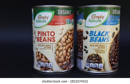 COLUMBUS, GEORGIA/ USA - 08-18-2020
Aldi’s Brand Simply Nature Canned Organic Black Beans And Pinto Beans.