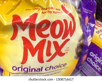 Columbus, Mississippi - January 25, 2019:  Meow Mix Cat Food. A Store Product On Sale In A General Store.