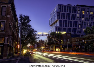 COLUMBUS, OHIO - JUNE 8, 2016:  The Short North District Of Columbus, Ohio Has A Booming Nightlife.  There Are Abundant Restaurants And Boutiques In This Vibrant Downtown Area.