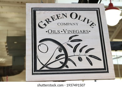 Columbus, Ohio March 12, 2021
Short North Market And Brewery District. Green Olive Oils And Vinegar Company.